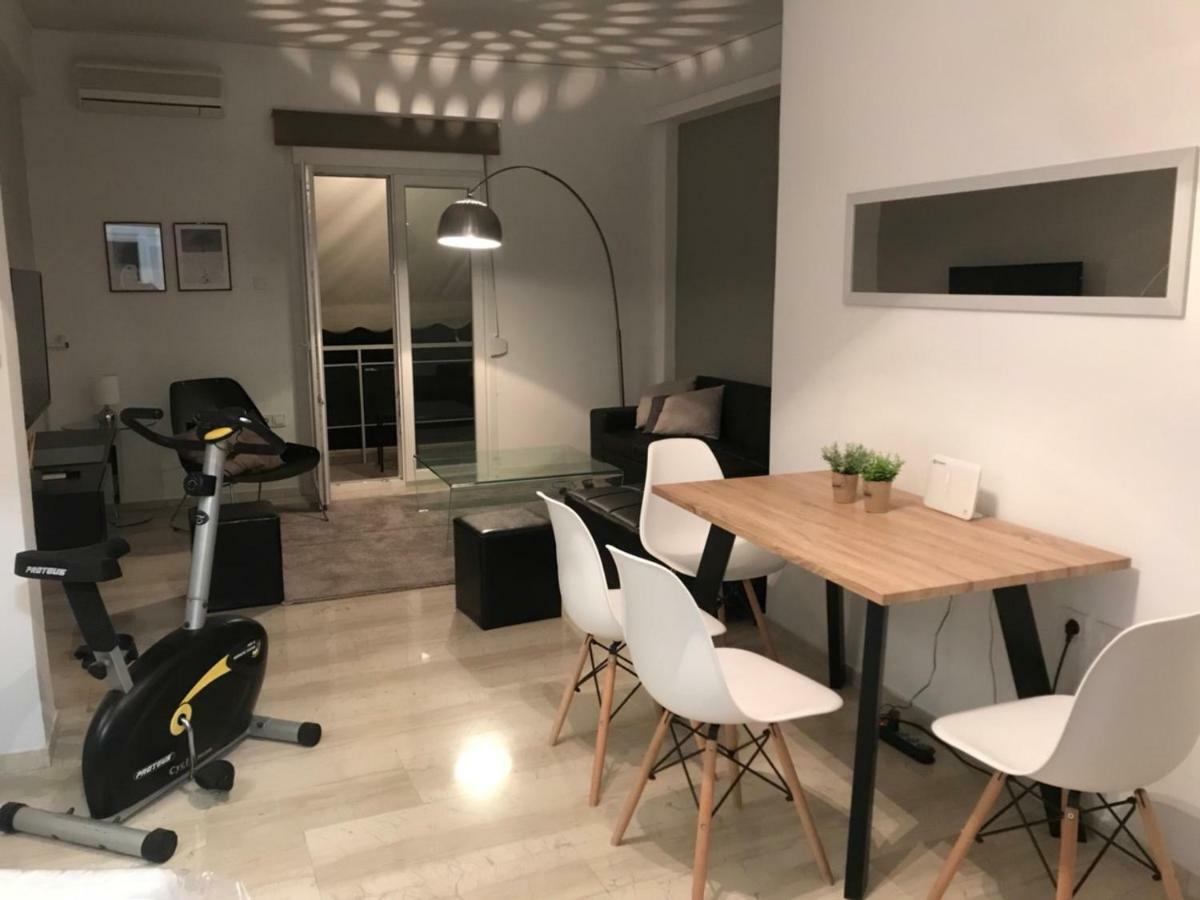 Renovated Minimal Apartment Next To Metro Athènes Extérieur photo