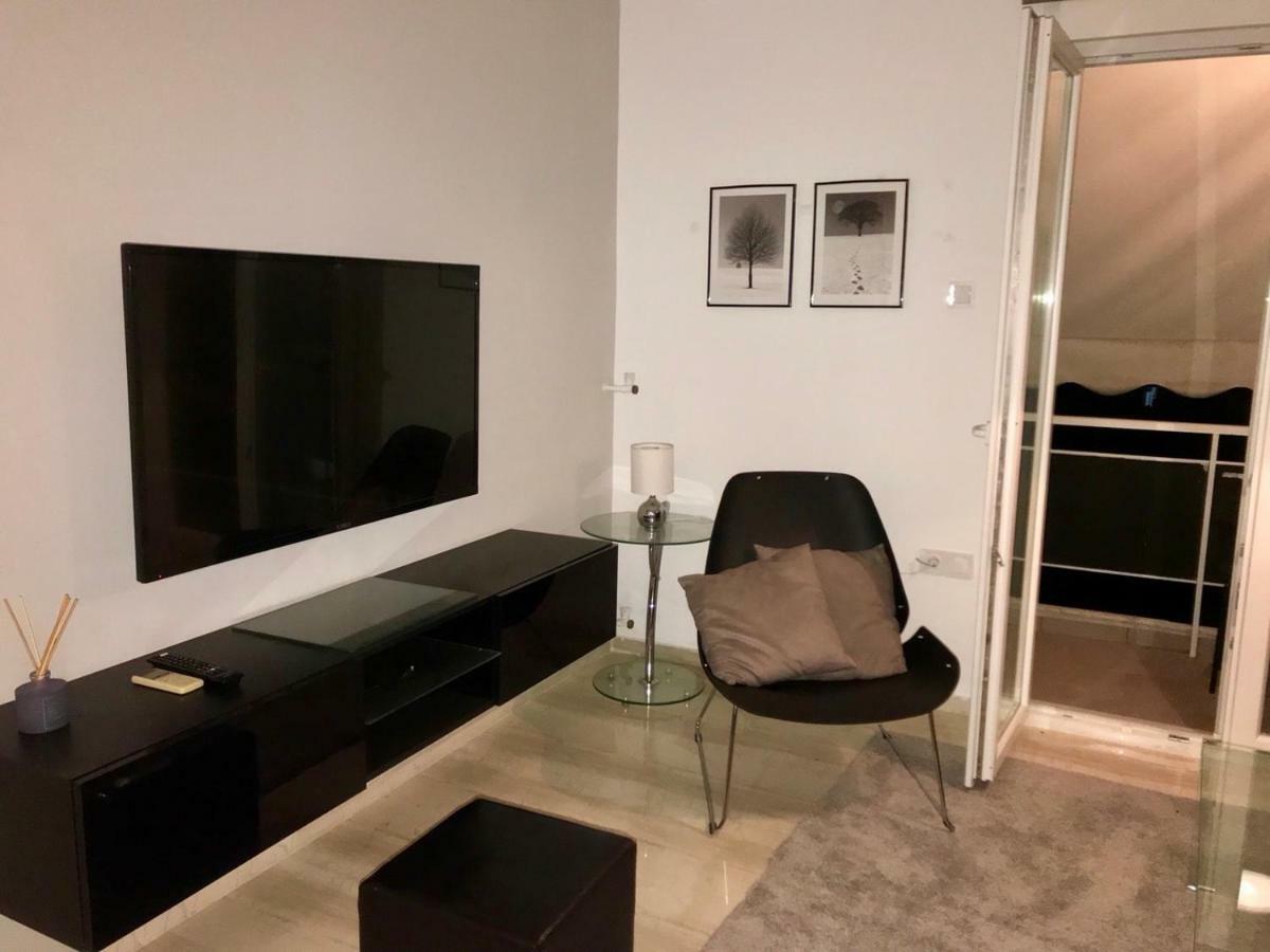 Renovated Minimal Apartment Next To Metro Athènes Extérieur photo